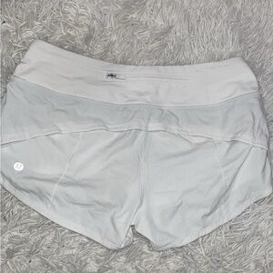 Lululemon woman Shorts size 4 very good condition